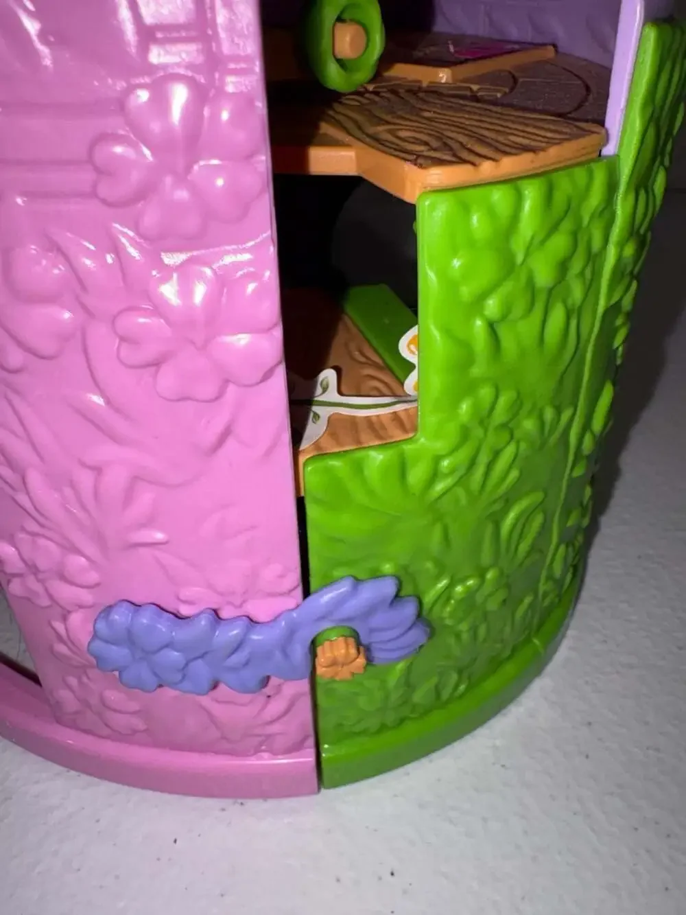 Disney Princess Enchanted Stories Rapunzel's Tower Playset with 6 Play Areas [ E